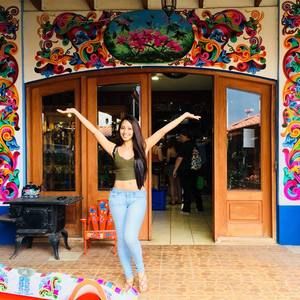 Meet your Posher, Thalia